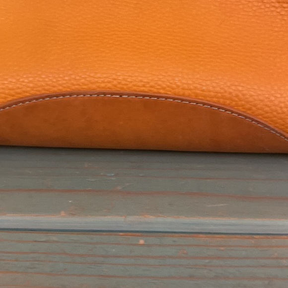 Peter Kent Buenos Aires over the shoulder leather bag - Picture 4 of 9